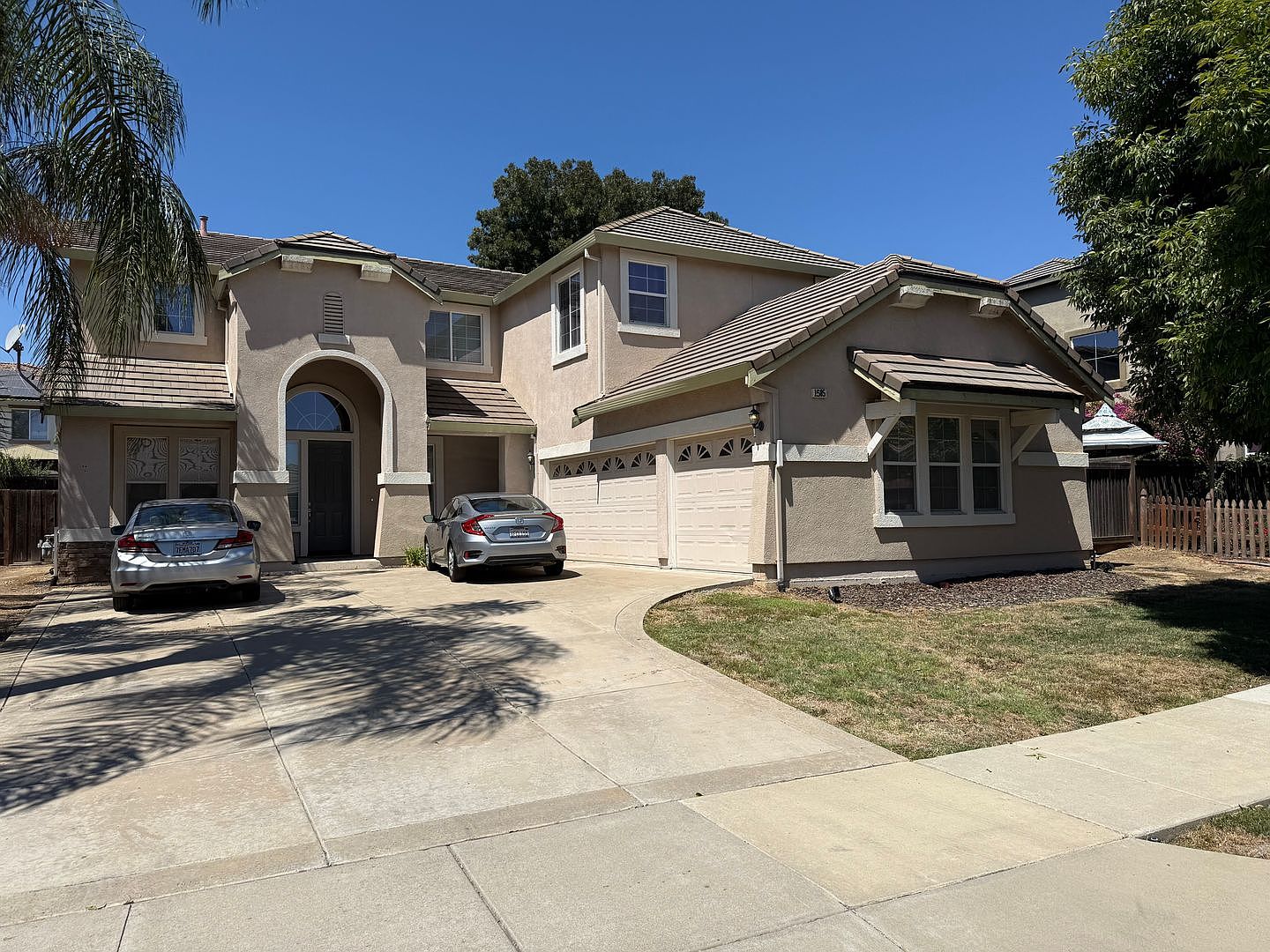 1585 Dawnview Dr