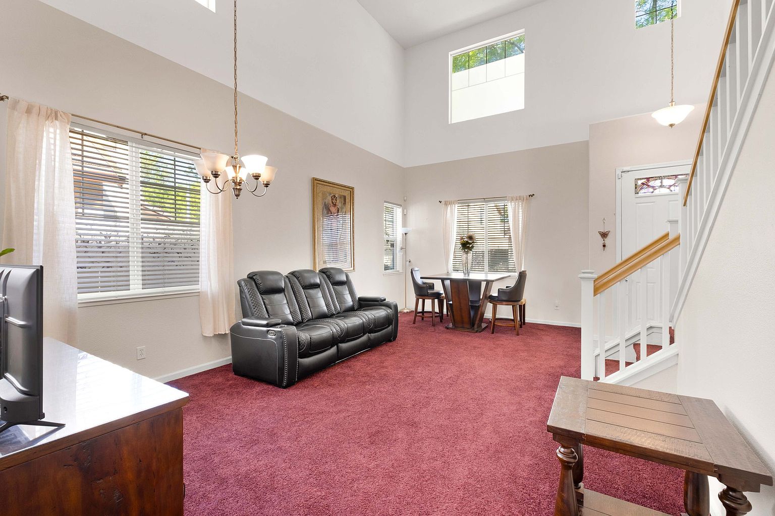 355 Foxglove St photo 2