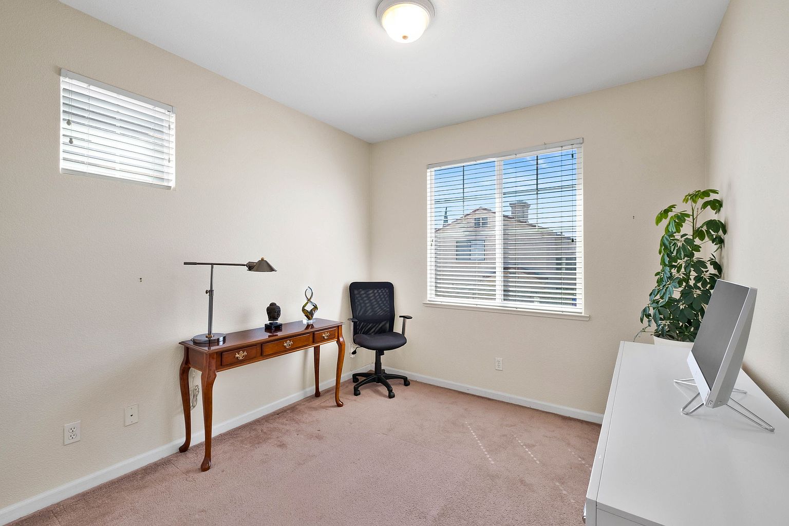 355 Foxglove St photo 5