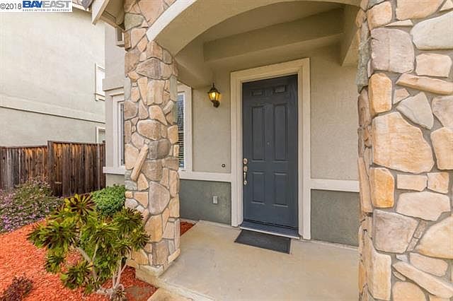 5217 Rainwood Way photo 2