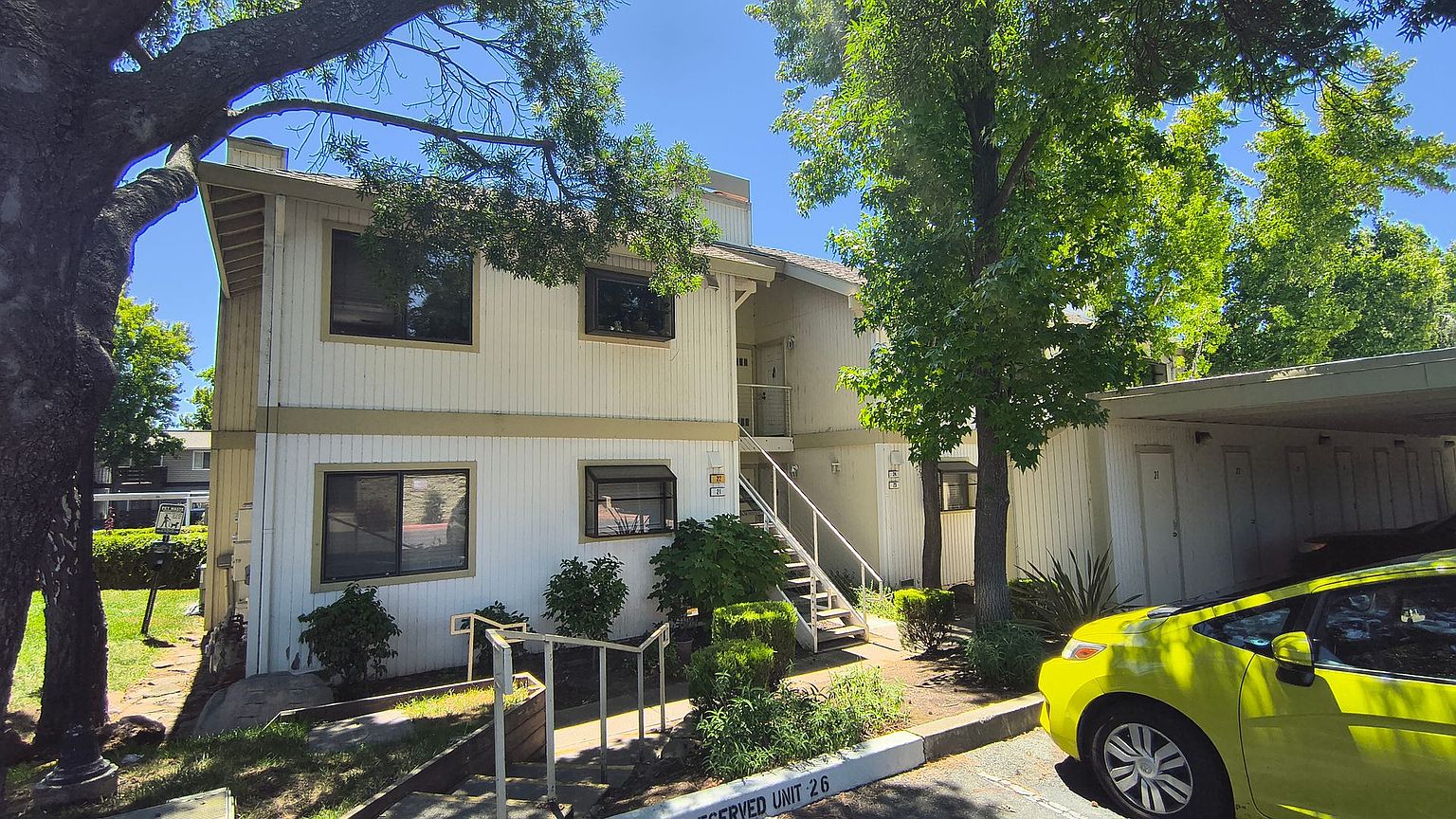 2827 Monument Blvd photo 3