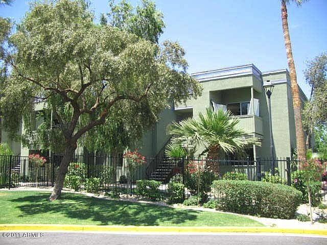 740 W Elm St Floor 2-ID1363347P photo 2