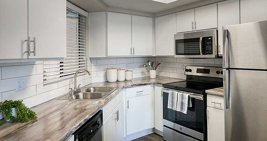 Bella Vista Apartments photo 4