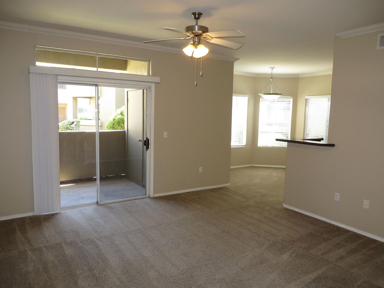 Bella Terra Condominiums photo 2