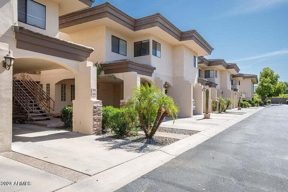 3235 E Camelback Rd Phoenix, AZ 85018 photo 2