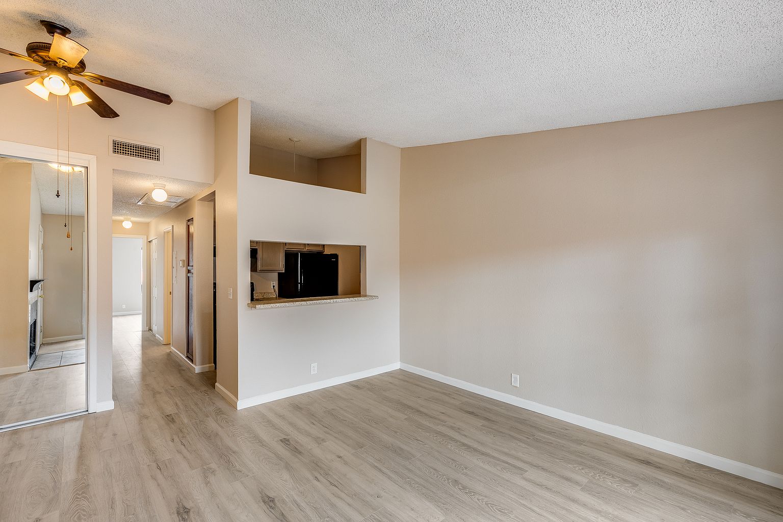 14203 N 19th Ave Phoenix, AZ 85023 photo 4