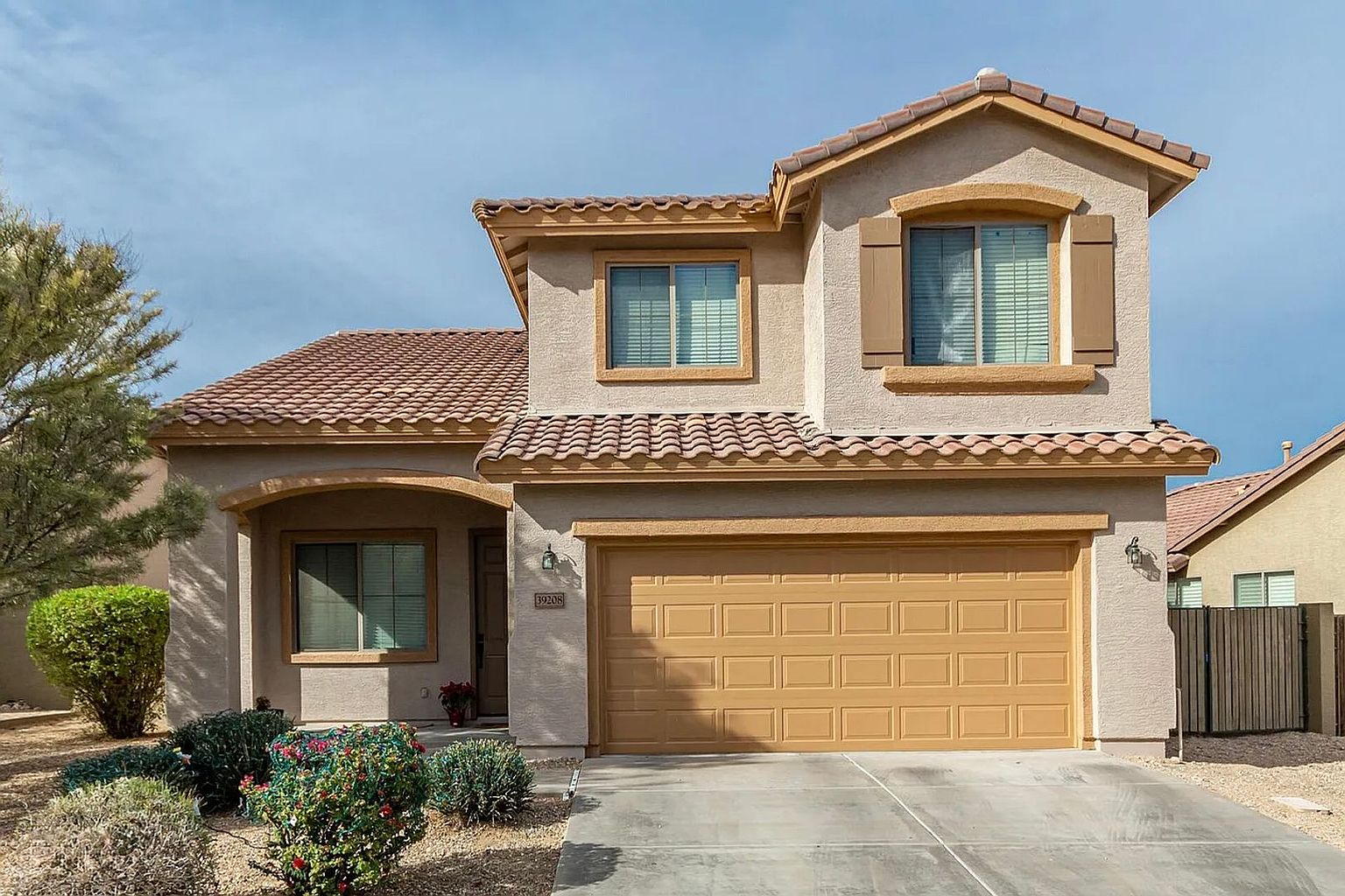 39208 N Parker Ln Anthem, AZ 85086 photo 2