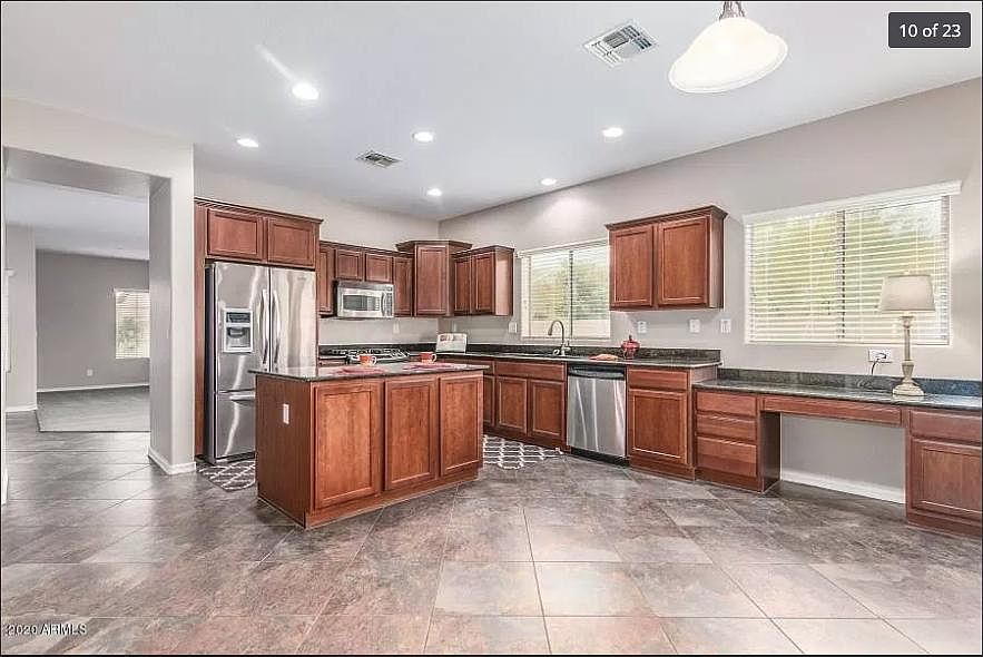 28518 N 26th Dr photo 4