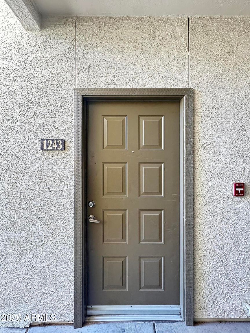 6900 E Princess Dr photo 4