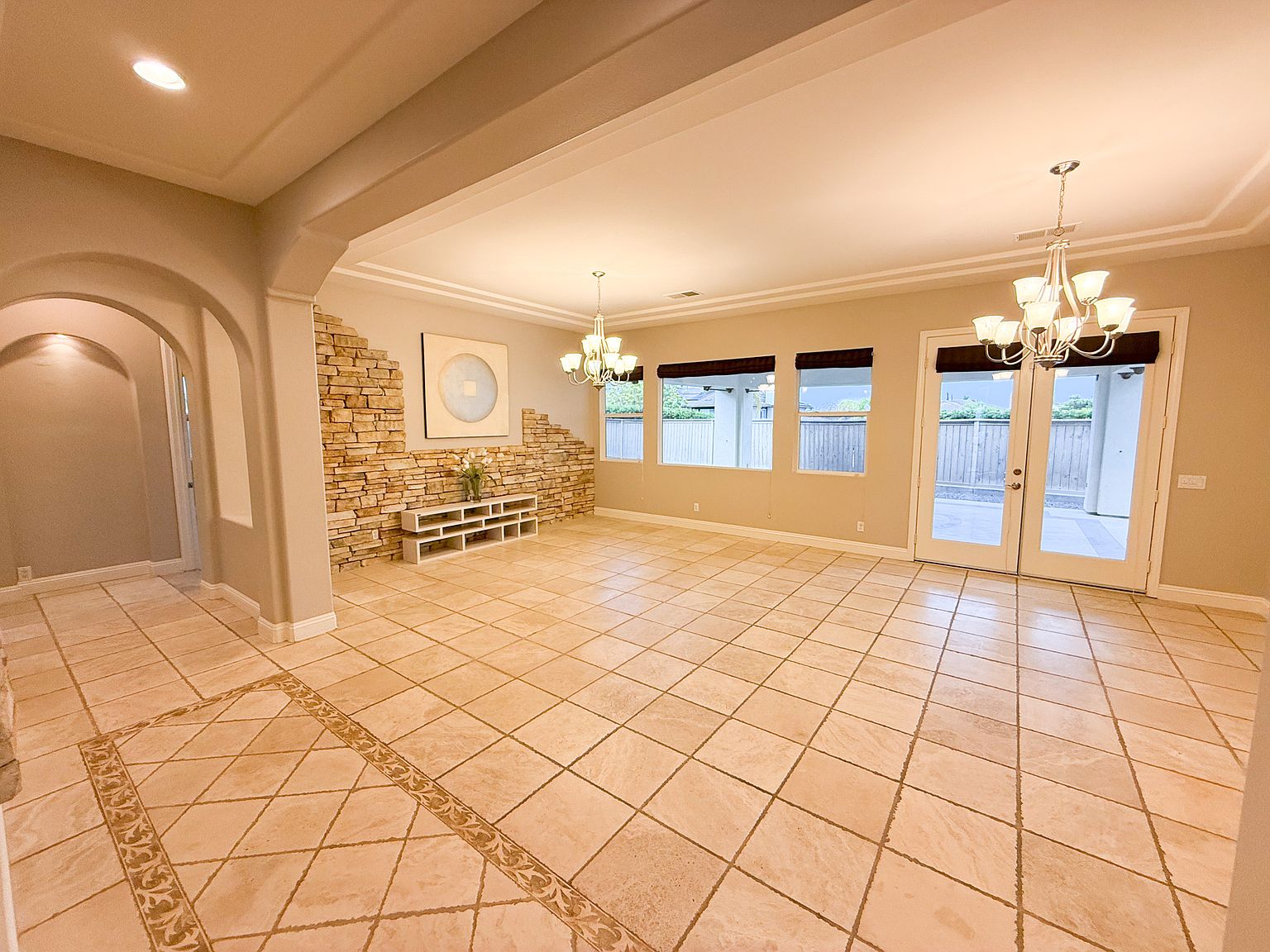 1030 White Alder Ave photo 3