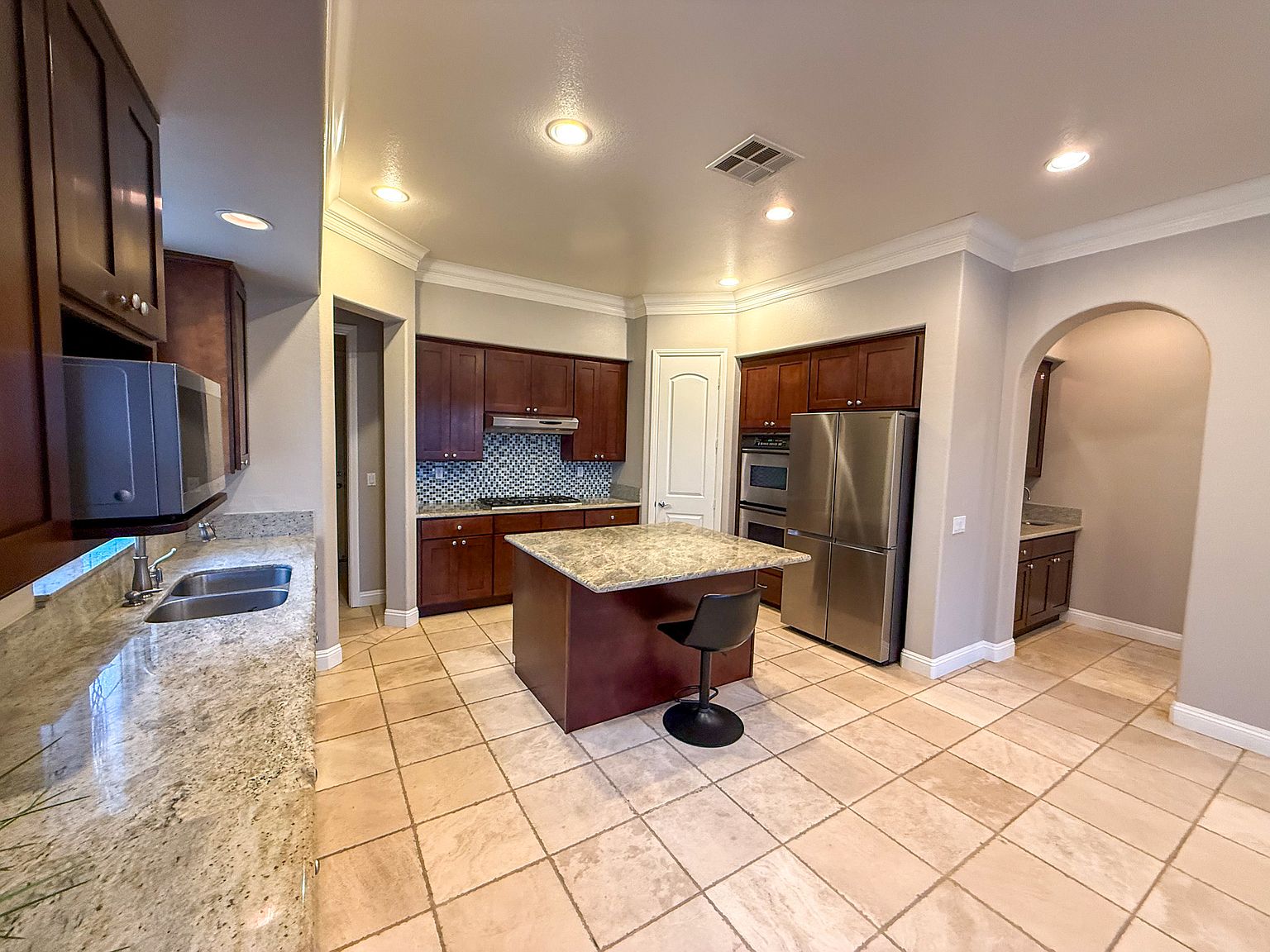 1030 White Alder Ave photo 5