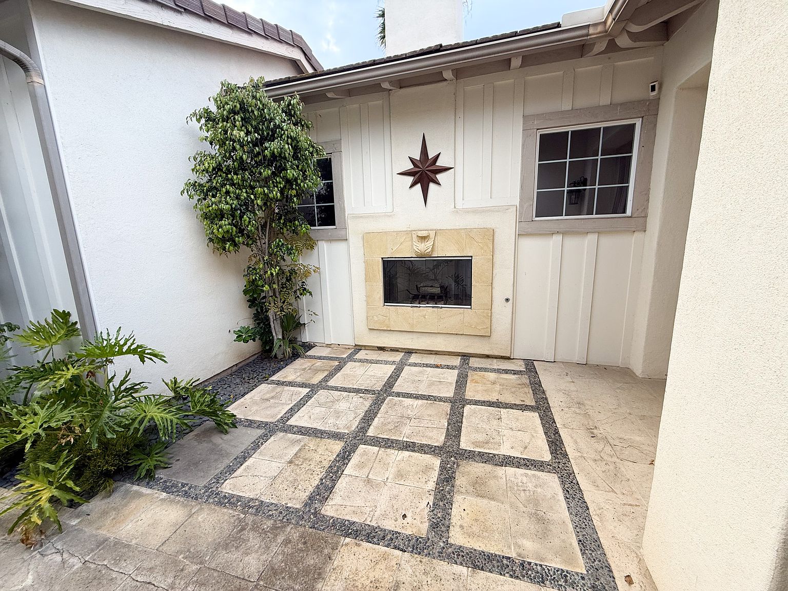 1030 White Alder Ave photo 2