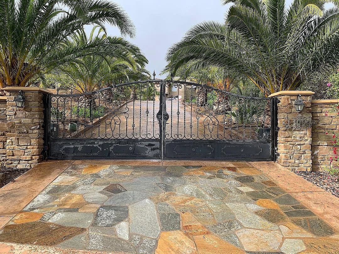 13004 Bridlewood Ln photo 2