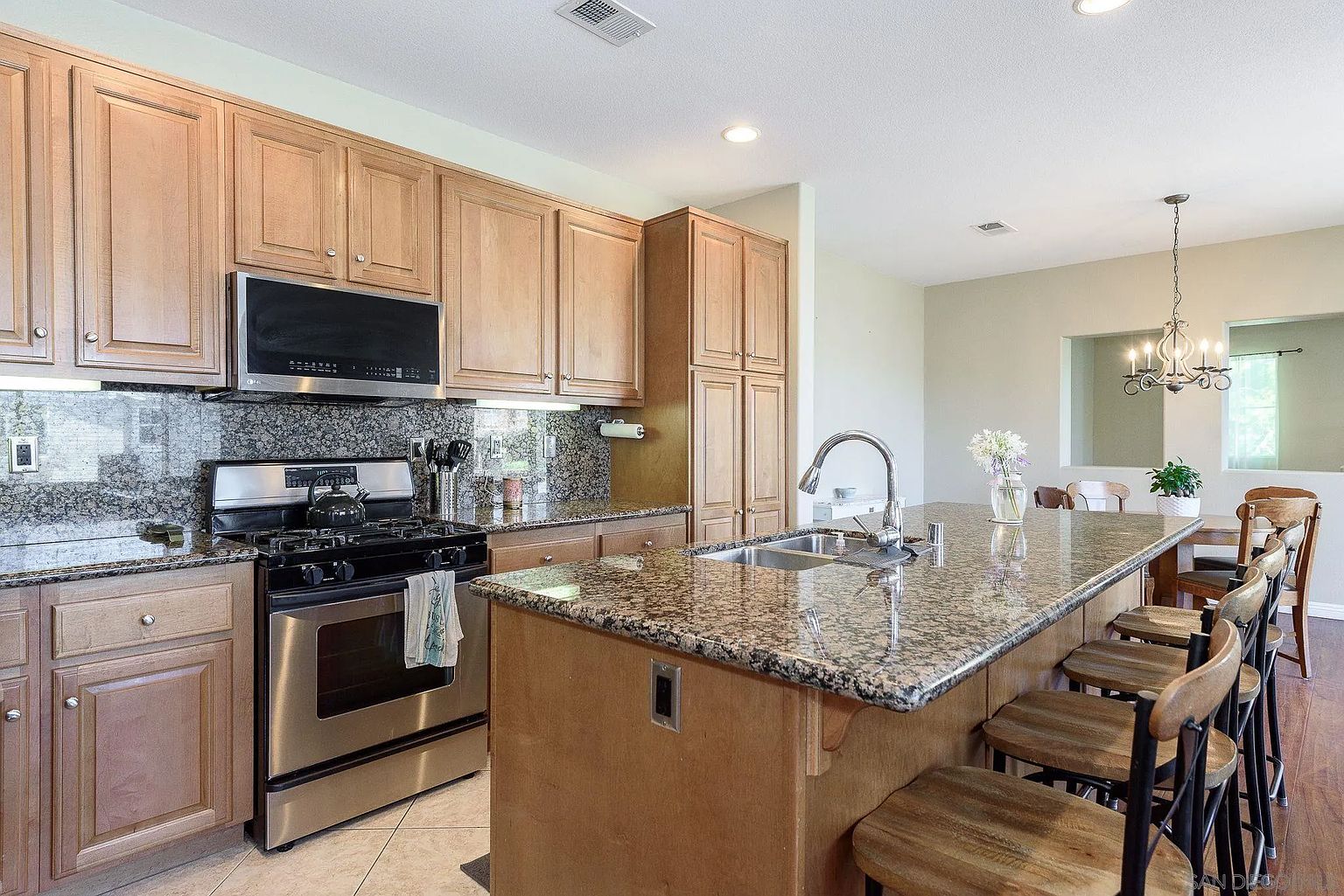 2226 Birds Nest Ln photo 5