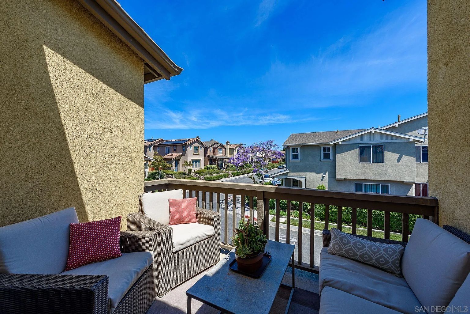 2226 Birds Nest Ln photo 4