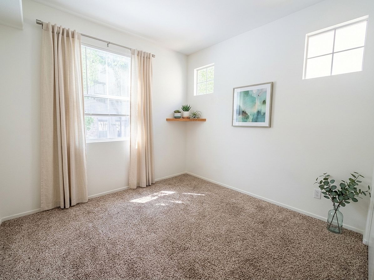 1854 Marielle Pl photo 3