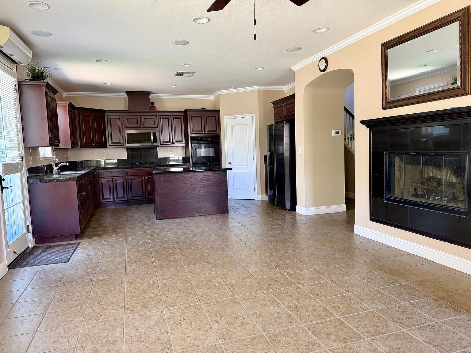 1326 Remington Ct photo 3