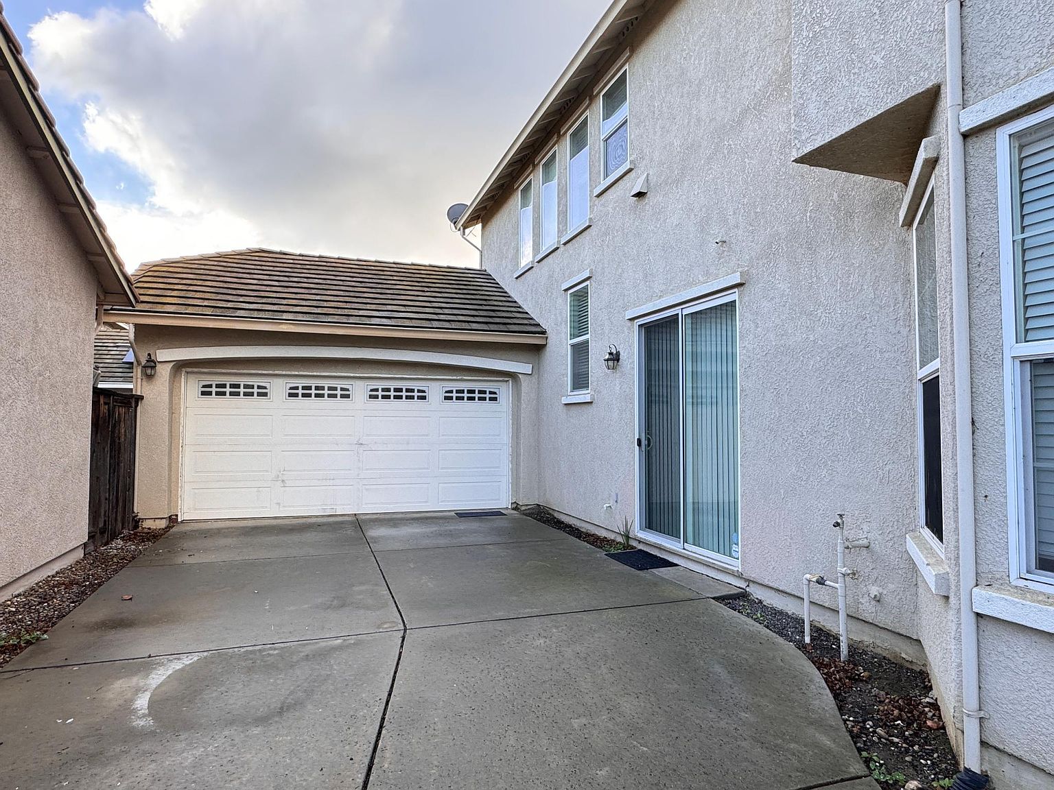 2451 Hanson Dr photo 2