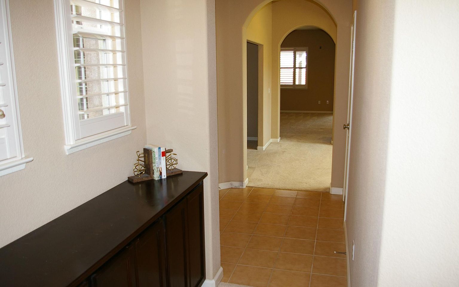 937 Antiquity Dr photo 4