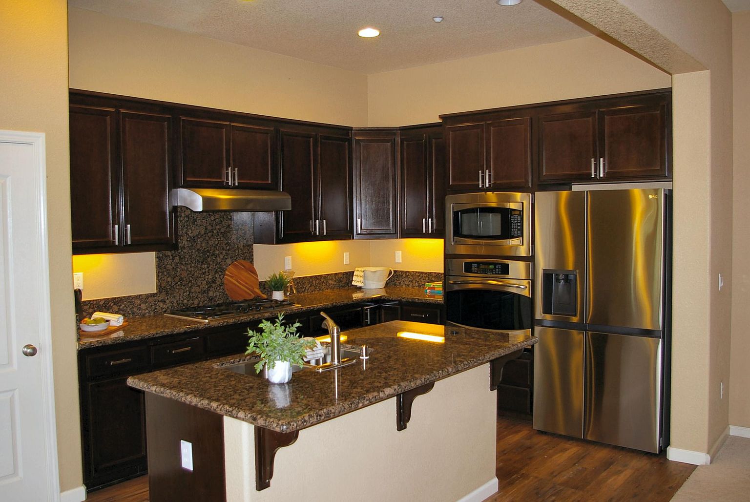 937 Antiquity Dr photo 3