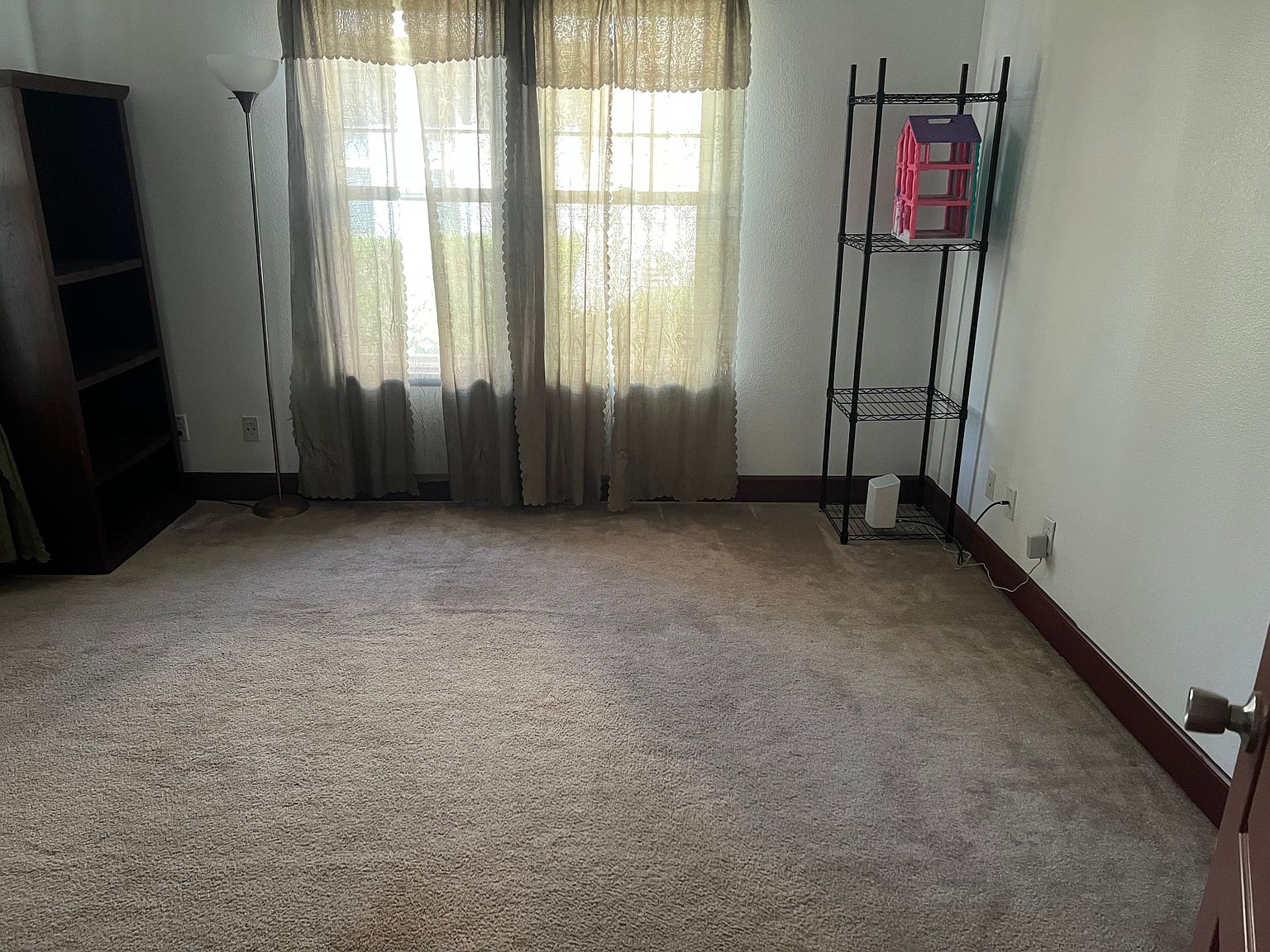 406 Matteri Cir photo 4