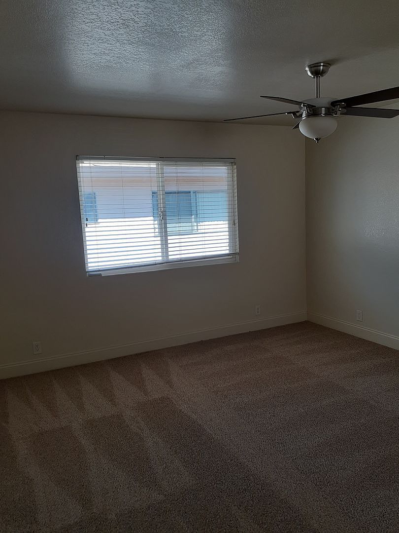 1440 Oakdale Ave photo 5