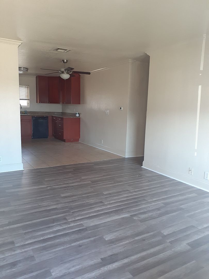 1440 Oakdale Ave photo 4