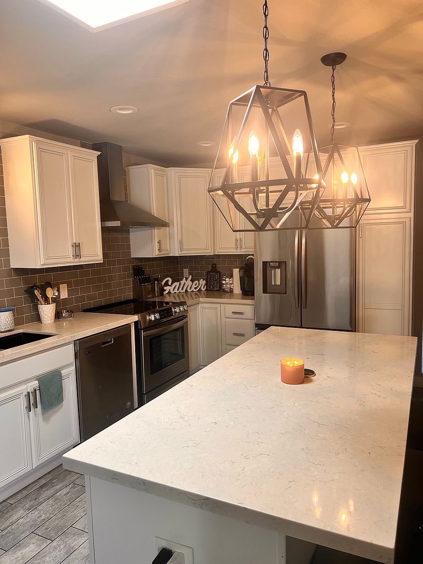 226 W Tainter Dr photo 3