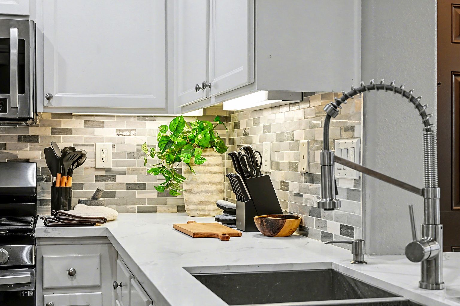 24731 Valleywalk St photo 5