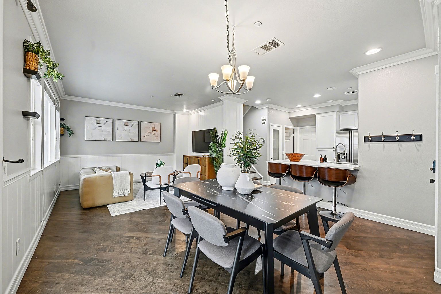 24731 Valleywalk St photo 2