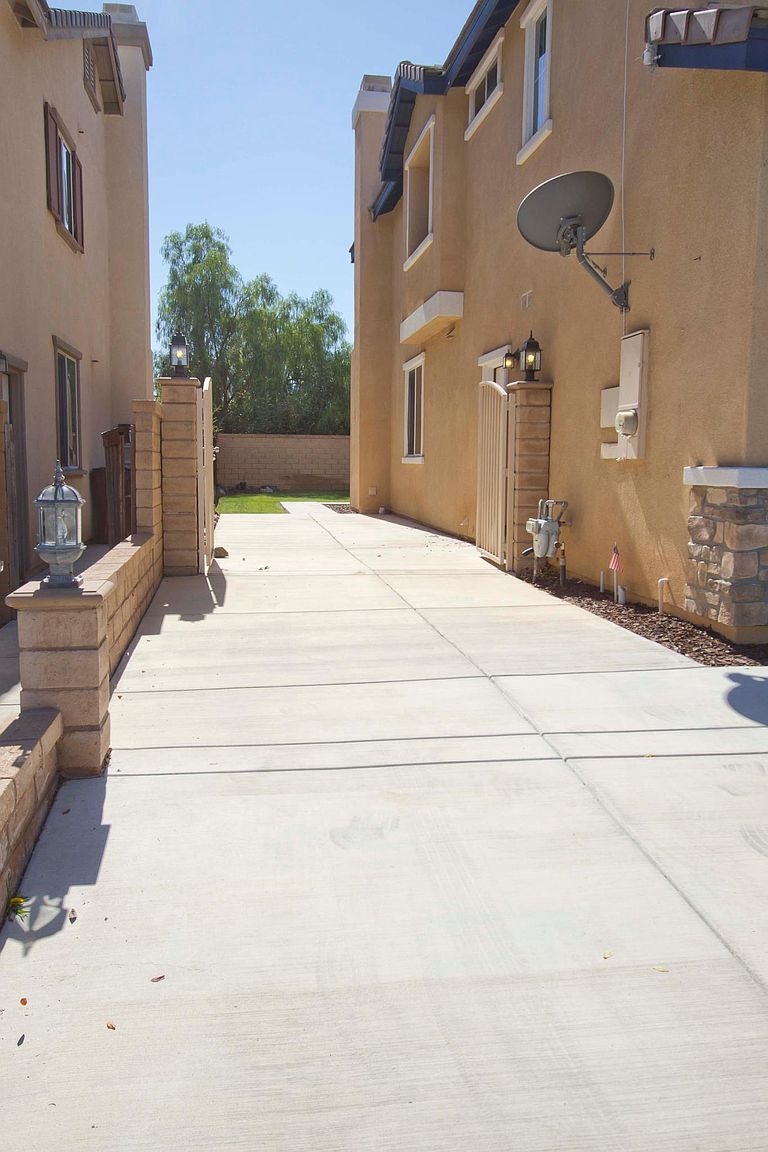 29783 Andromeda St photo 5