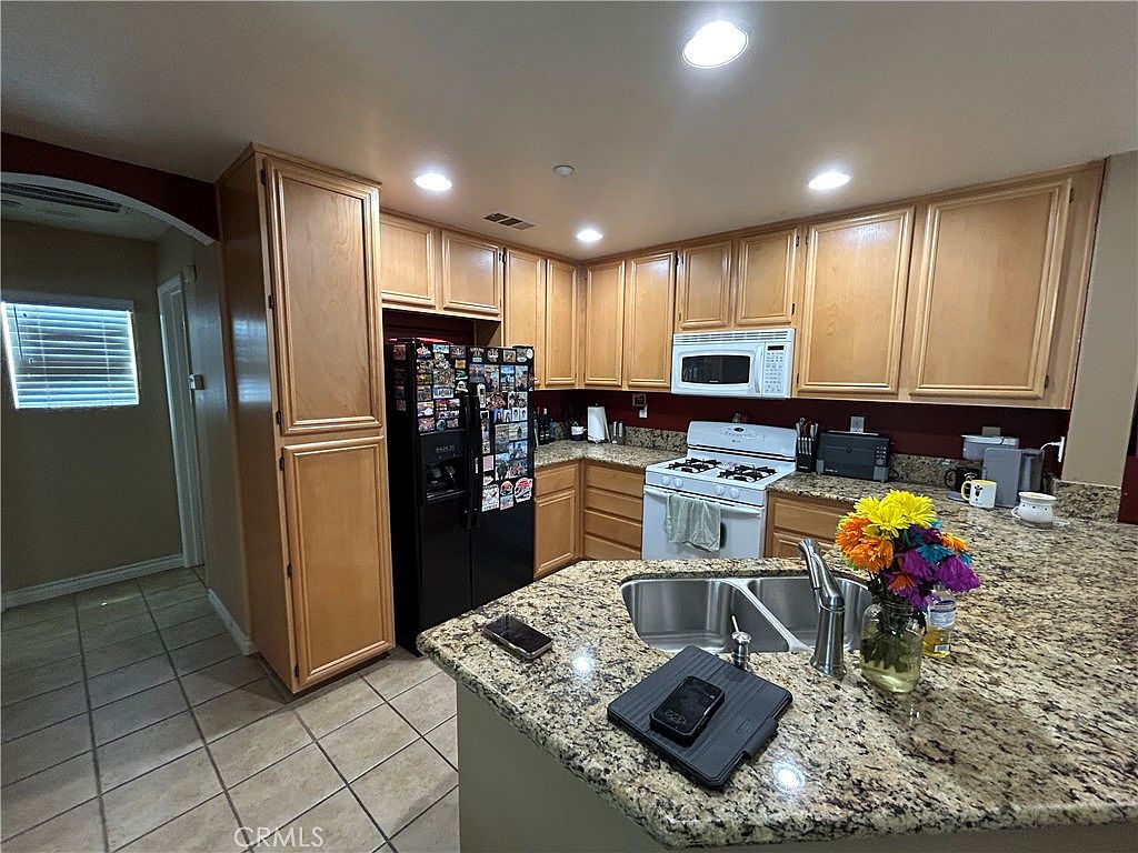 41696 Woodridge Ave photo 4