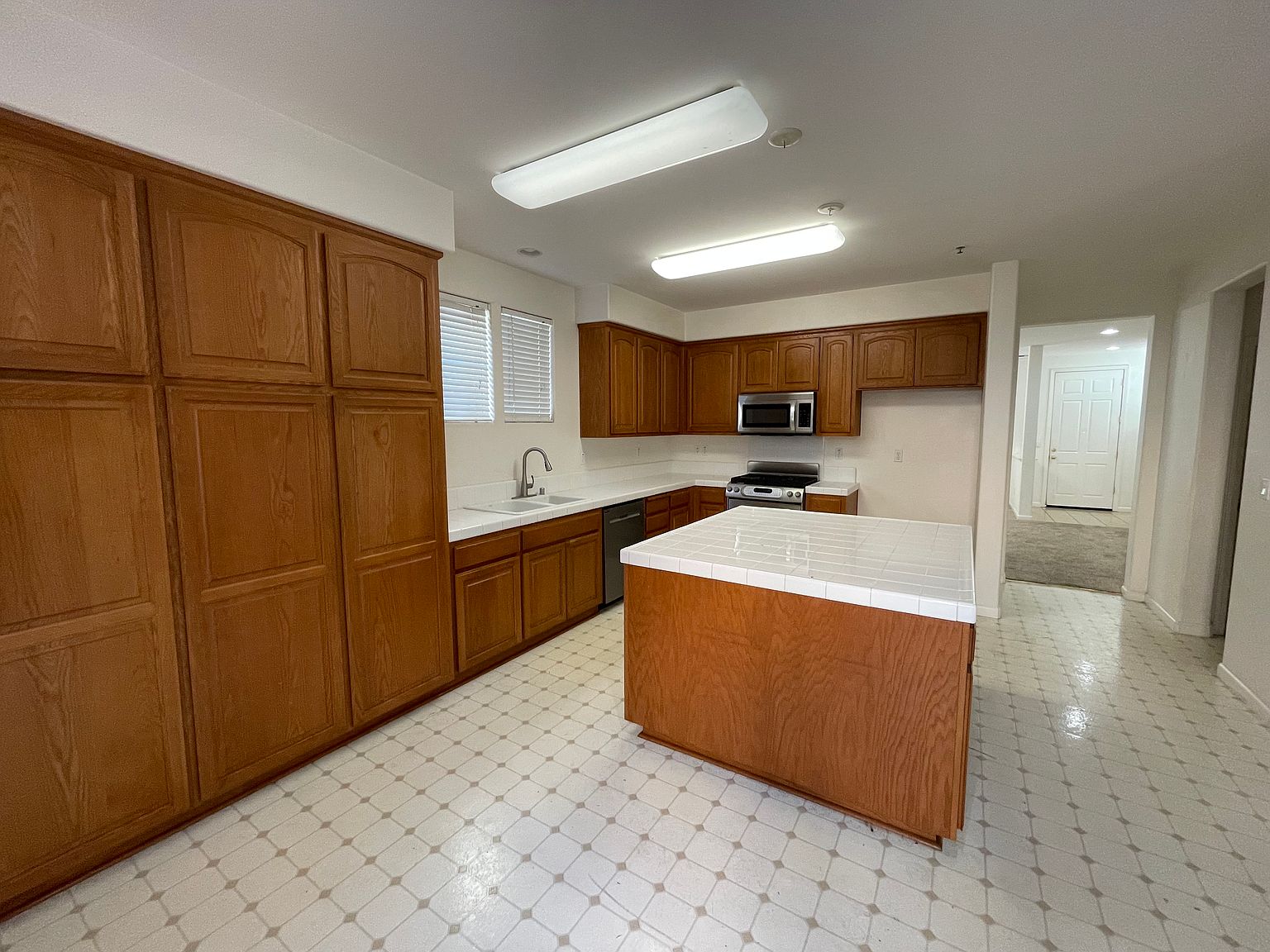 1248 El Mar Ct photo 3