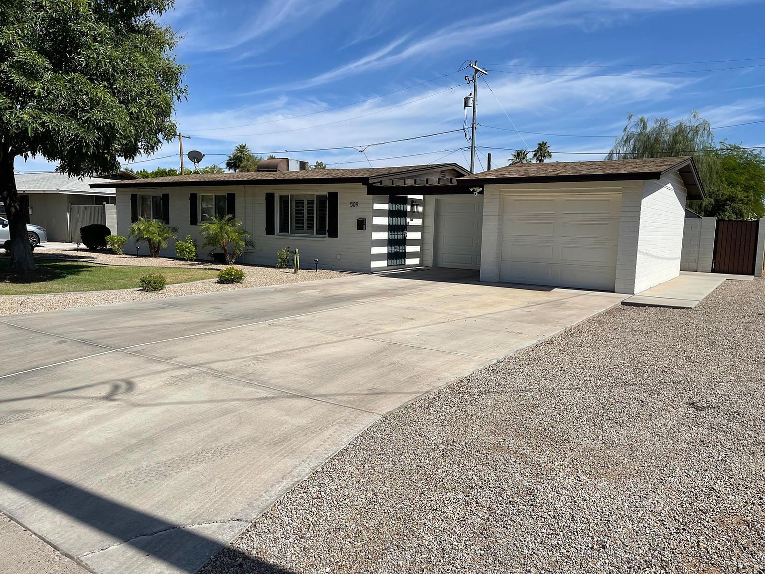 509 E Vista Del Cerro Dr photo 2