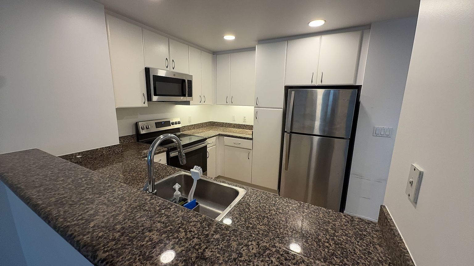 260 King St photo 4