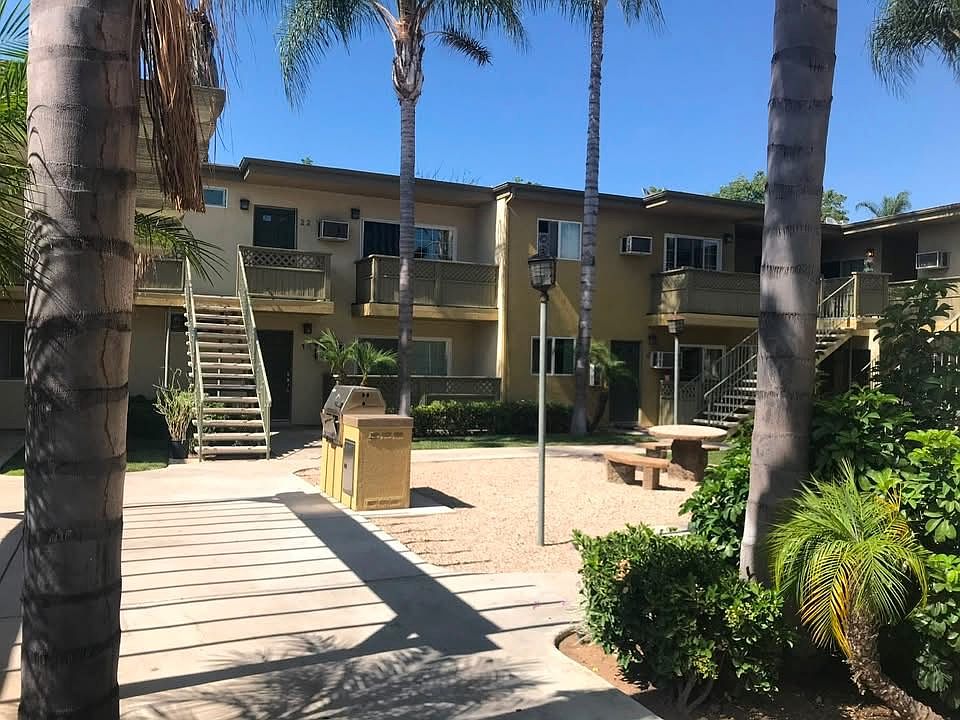 453 Graves Ave El Cajon, CA 92020 photo 4