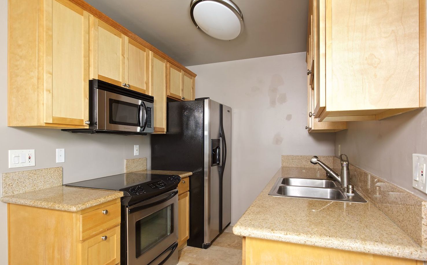 2741 A St photo 4