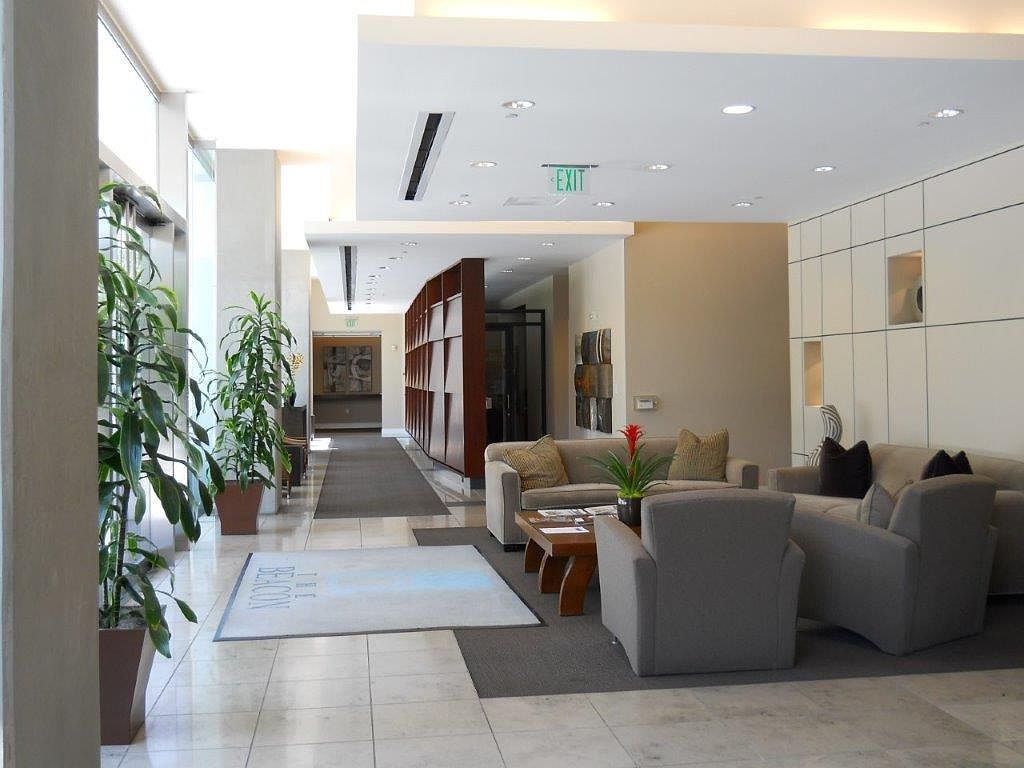 Epic Rea: Beautiful 1 Bed/ 1 Bath At South Beach Neighborhood! photo 2