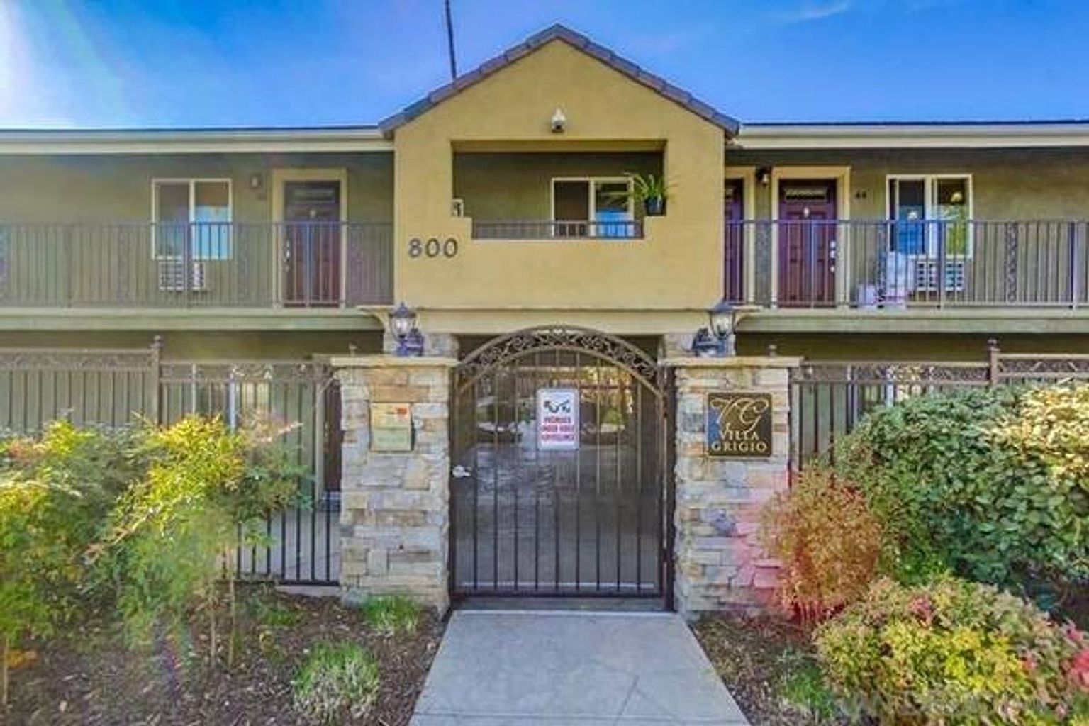 800 N Mollison Ave