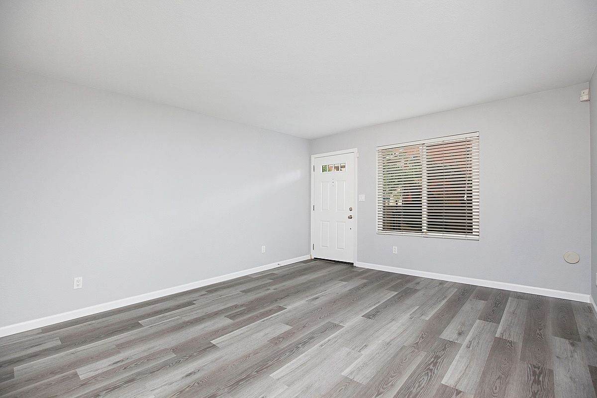 4463 Home Ave photo 5