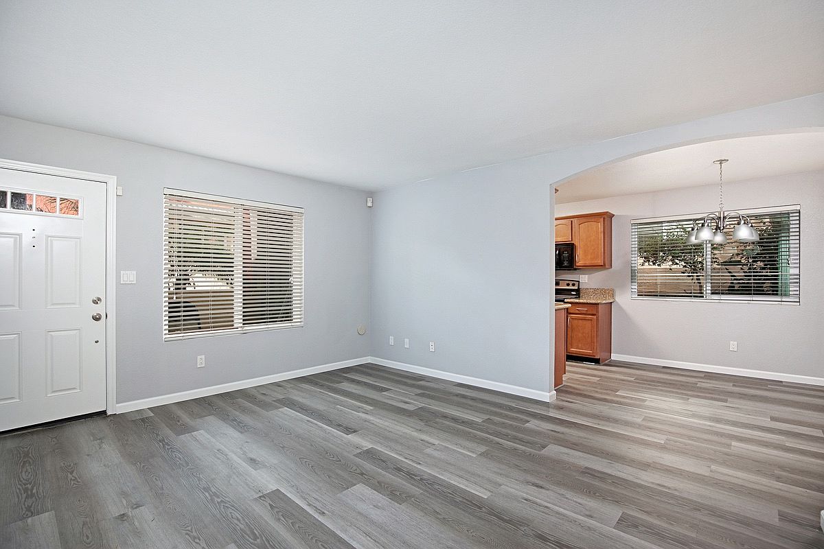 4463 Home Ave photo 2