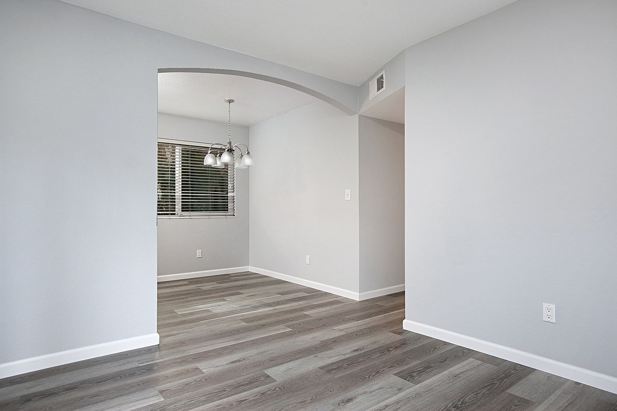 4463 Home Ave photo 3
