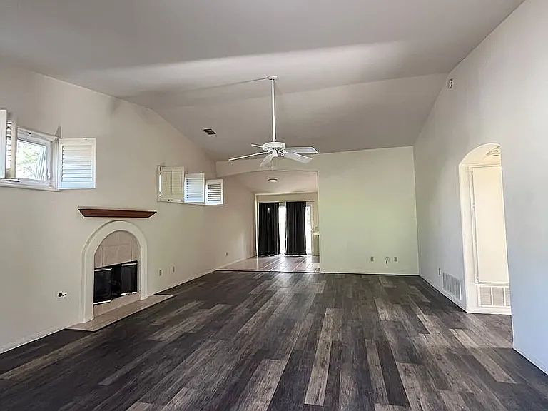 153 Las Flores Dr photo 3