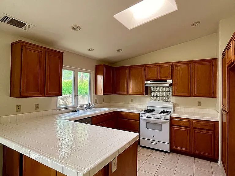 153 Las Flores Dr photo 5