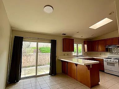 153 Las Flores Dr photo 4