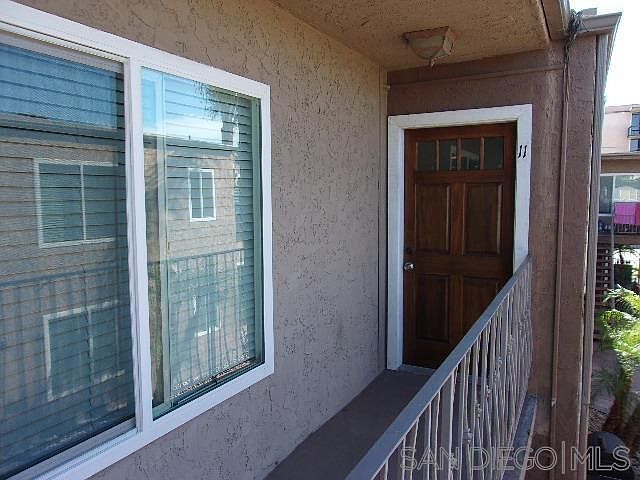 1472 Iris Ave photo 2
