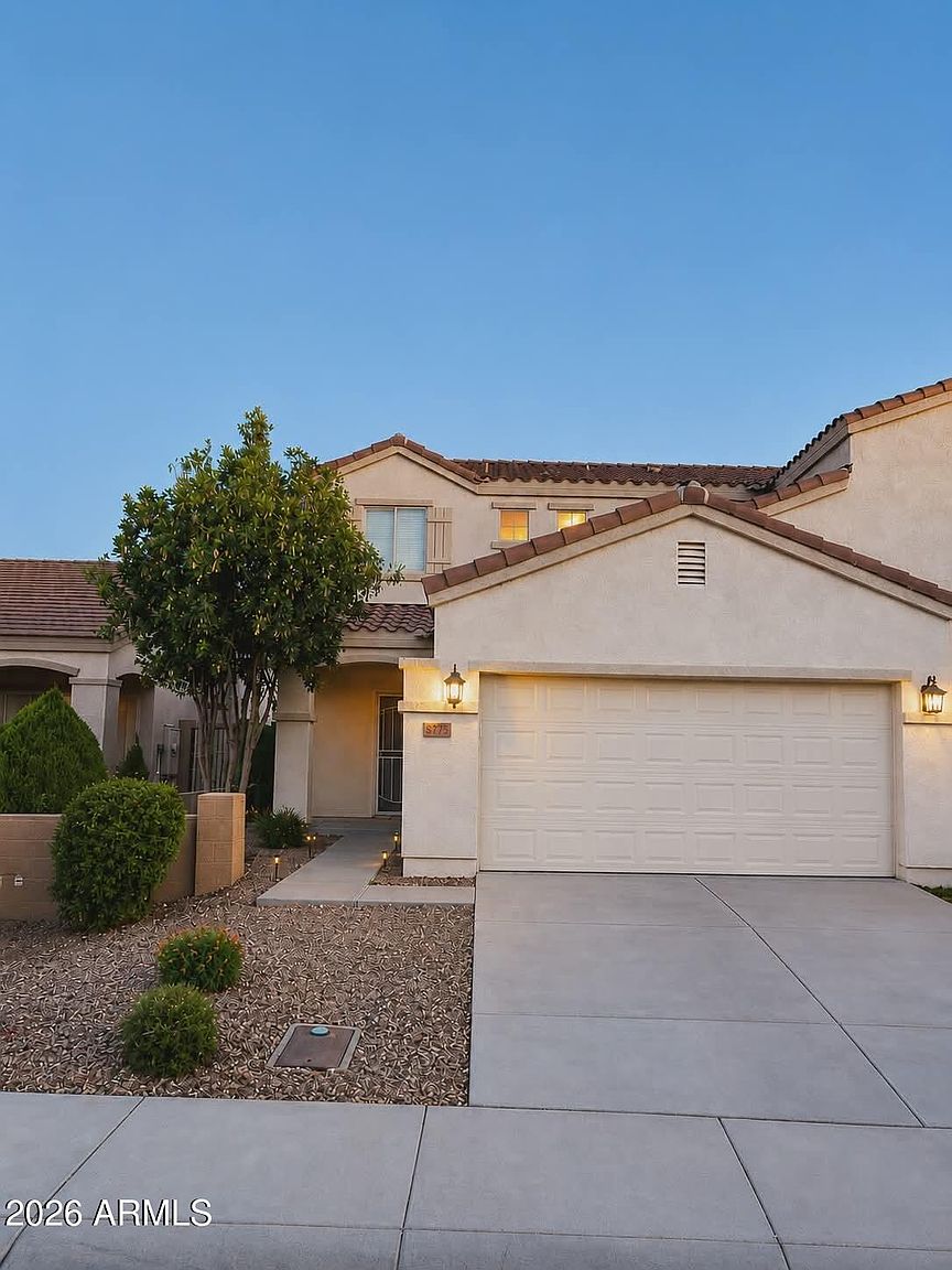 8773 W Dahlia Dr Peoria, AZ 85381 photo 2