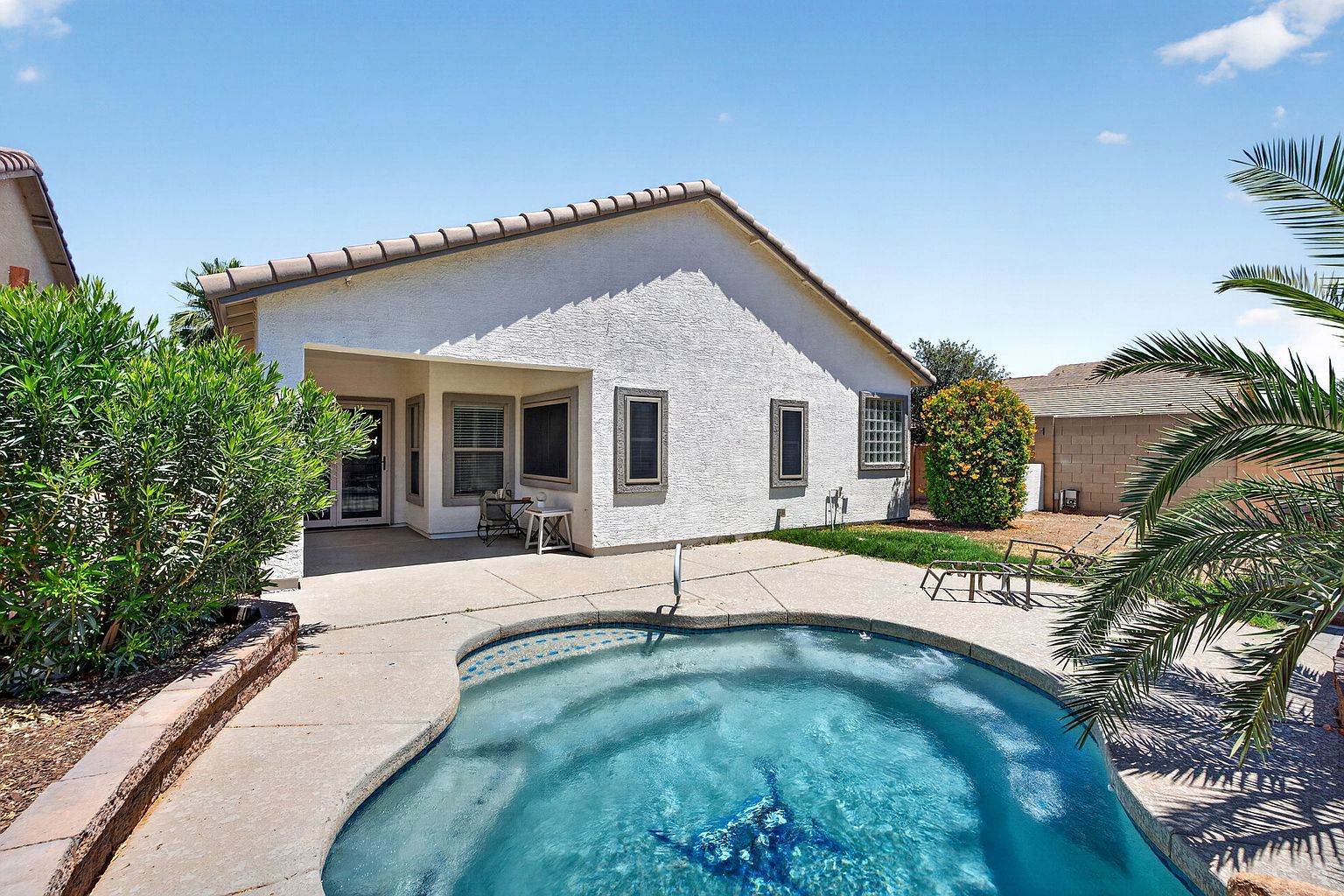 697 W Oak Tree Ln San Tan Valley, AZ 85143 photo 4