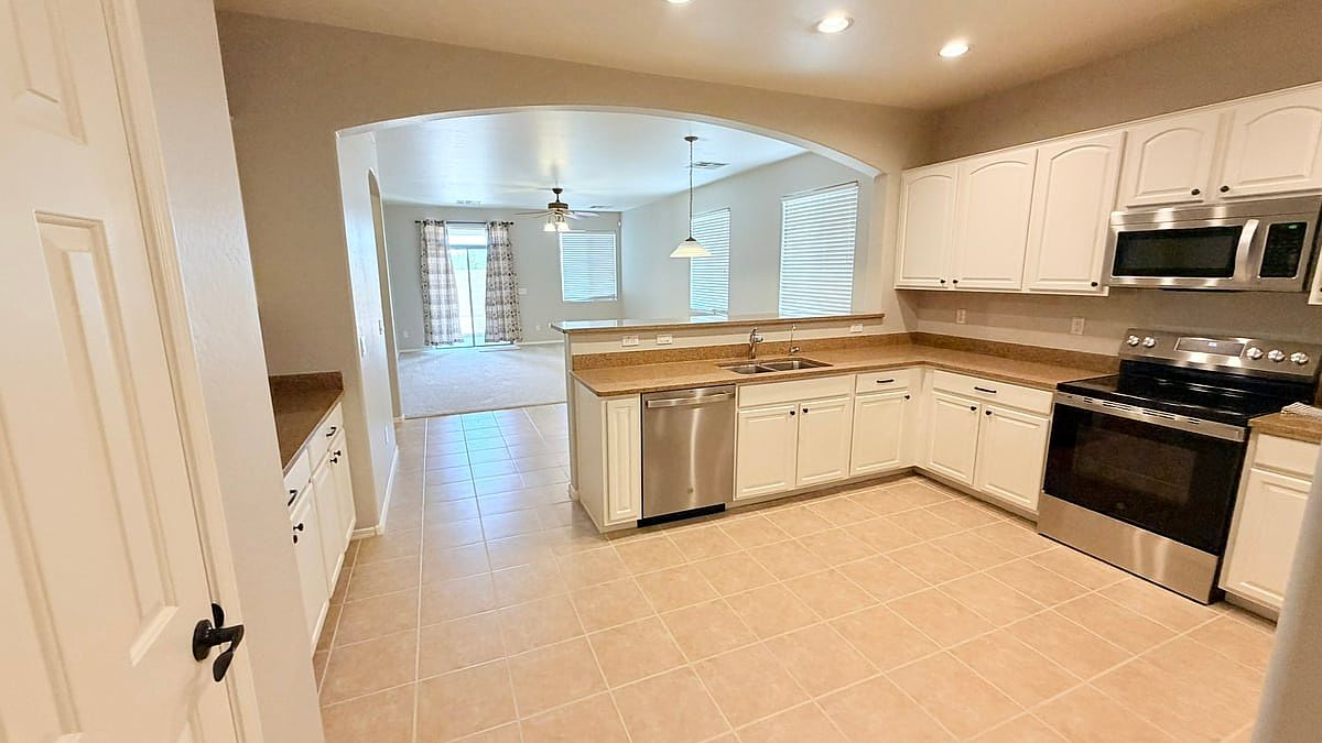 43460 W Caven Dr photo 4