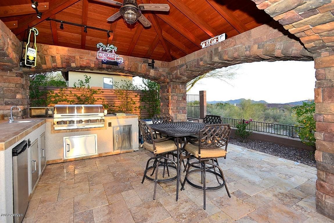 2623 W Pumpkin Ridge Dr photo 3